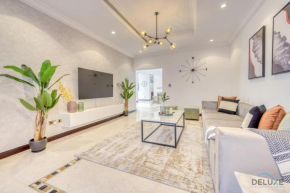 Beautiful 5BR Villa with Private Pool on Palm Jumeirah by Deluxe Holiday Homes
